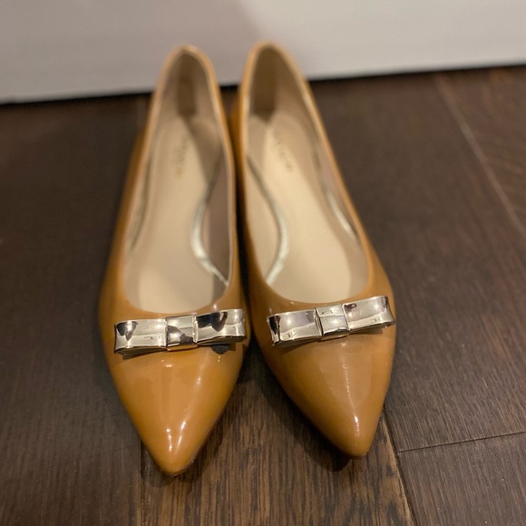 Coach Leather Flats Size 7.5, Warm Caramel, Like New - Picture 2 of 5